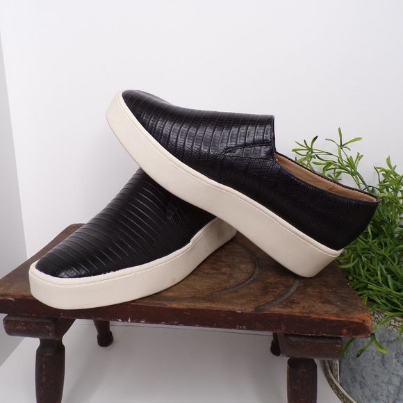 Baretraps Yannah Women's Black Flats Casual Comfort Shoe Size 6 NWOT - Picture 3 of 10